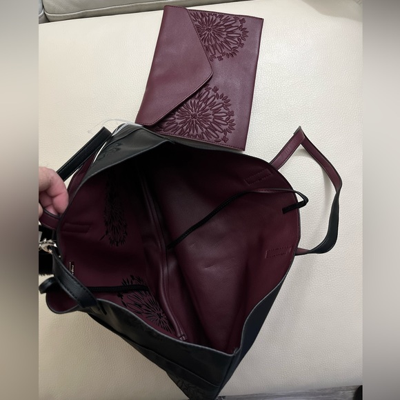 Desigual Women’s Large Reversible Tote Bag with an Inner Bag and a Charm - Picture 6 of 16